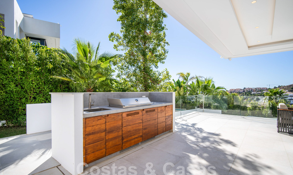 Villa de luxe sophistiquée à l'architecture ultramoderne à vendre dans la vallée du golf de Nueva Andalucia, Marbella 60591
