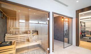 Villa de luxe sophistiquée à l'architecture ultramoderne à vendre dans la vallée du golf de Nueva Andalucia, Marbella 60592 