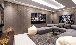 Villa de luxe sophistiquée à l'architecture ultramoderne à vendre dans la vallée du golf de Nueva Andalucia, Marbella 60603 