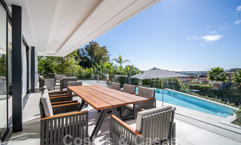 Villa de luxe sophistiquée à l'architecture ultramoderne à vendre dans la vallée du golf de Nueva Andalucia, Marbella 60607
