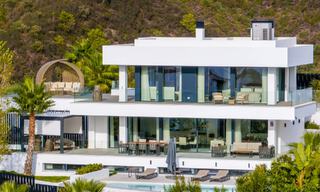 Villa de luxe sophistiquée à l'architecture ultramoderne à vendre dans la vallée du golf de Nueva Andalucia, Marbella 60608 