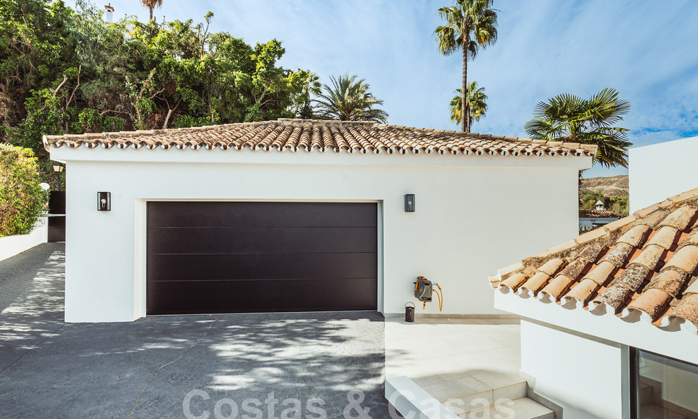 Villa de luxe au design moderne et méditerranéen avec vue sur la mer à Nueva Andalucia, Marbella 60999
