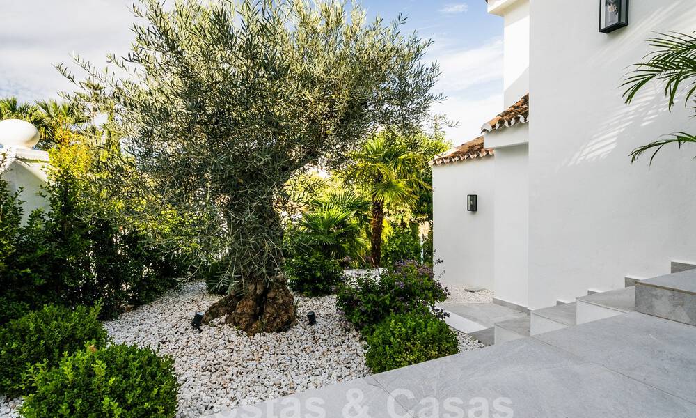 Villa de luxe au design moderne et méditerranéen avec vue sur la mer à Nueva Andalucia, Marbella 61000