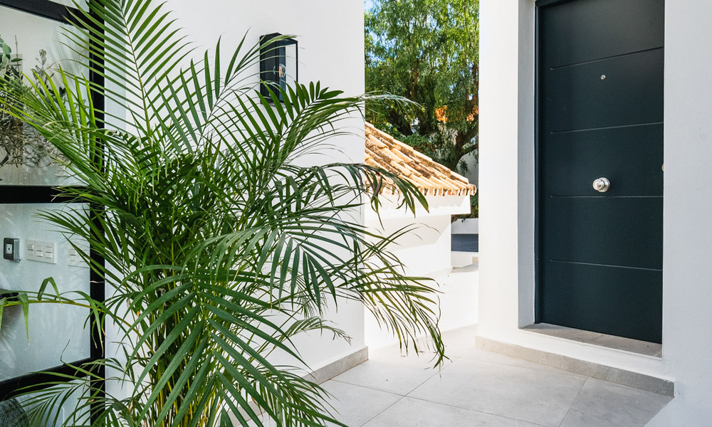 Villa de luxe au design moderne et méditerranéen avec vue sur la mer à Nueva Andalucia, Marbella 61001