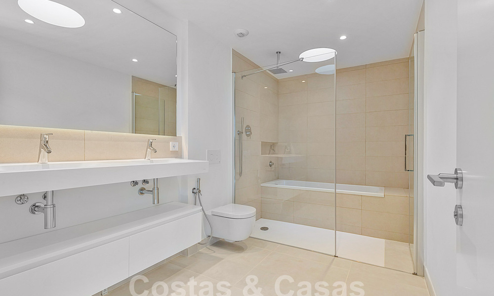 Penthouse moderne avec vue sur la mer et piscine privée à vendre dans un complexe innovant à Benalmadena, Costa del Sol 60911