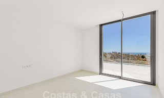 Penthouse moderne avec vue sur la mer et piscine privée à vendre dans un complexe innovant à Benalmadena, Costa del Sol 60912 