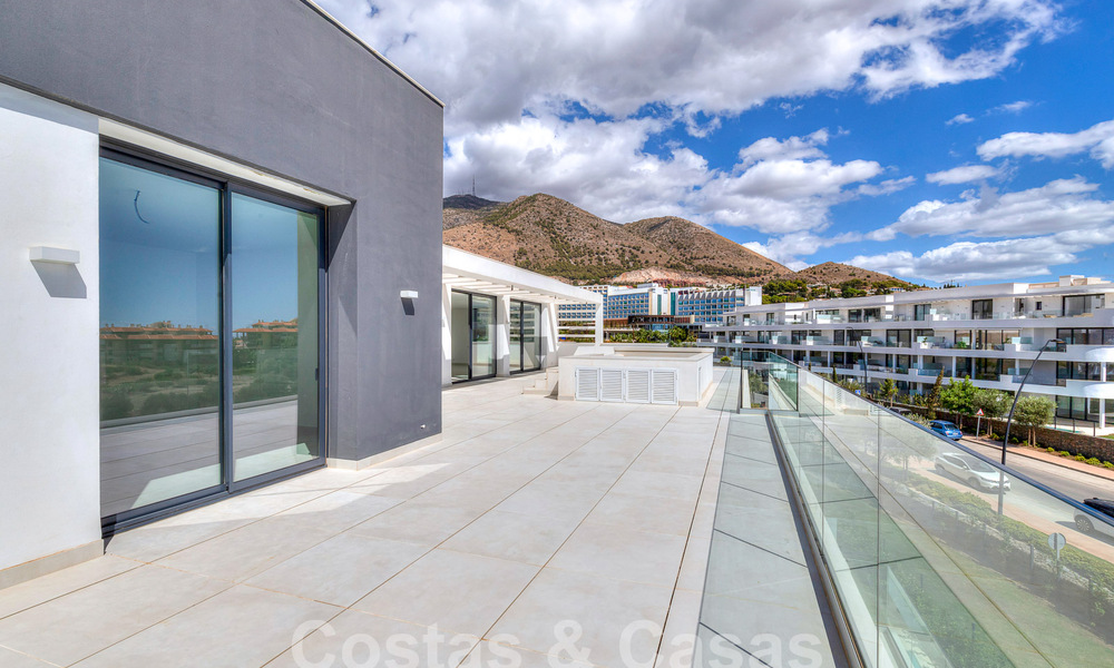 Penthouse moderne avec vue sur la mer et piscine privée à vendre dans un complexe innovant à Benalmadena, Costa del Sol 60921