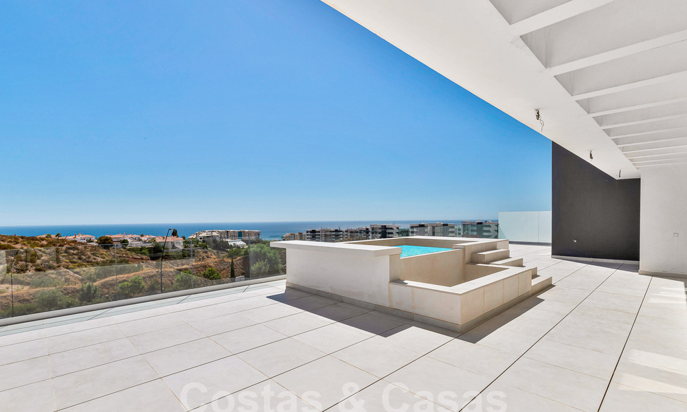Penthouse moderne avec vue sur la mer et piscine privée à vendre dans un complexe innovant à Benalmadena, Costa del Sol 60925