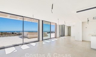 Penthouse moderne avec vue sur la mer et piscine privée à vendre dans un complexe innovant à Benalmadena, Costa del Sol 60930 