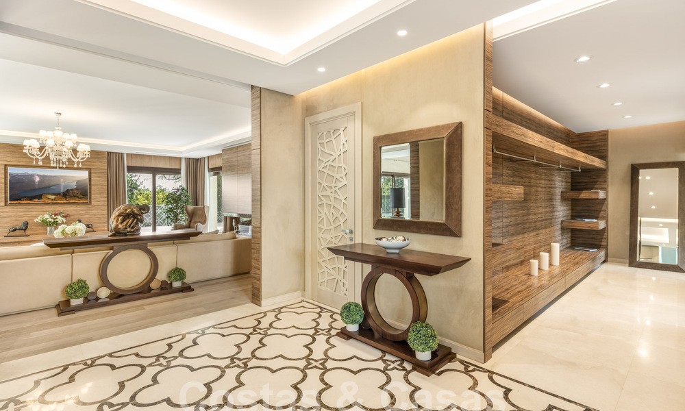 Villa contemporaine de luxe à vendre, emplacement unique en première ligne de golf á Nueva Andalucia, Marbella 61110