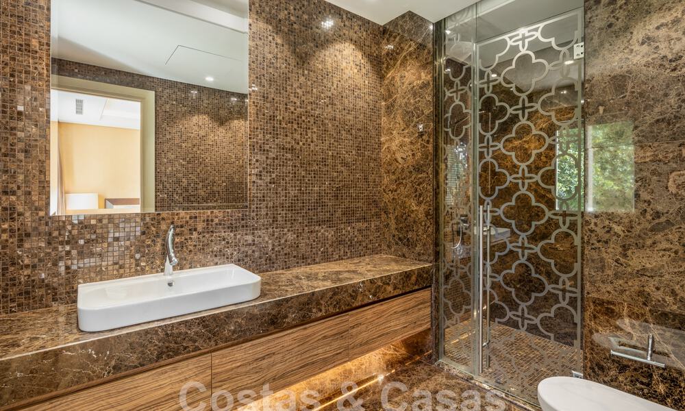 Villa contemporaine de luxe à vendre, emplacement unique en première ligne de golf á Nueva Andalucia, Marbella 61112