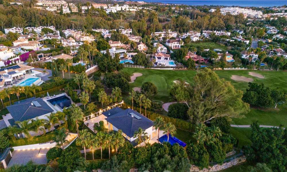 Villa contemporaine de luxe à vendre, emplacement unique en première ligne de golf á Nueva Andalucia, Marbella 61122
