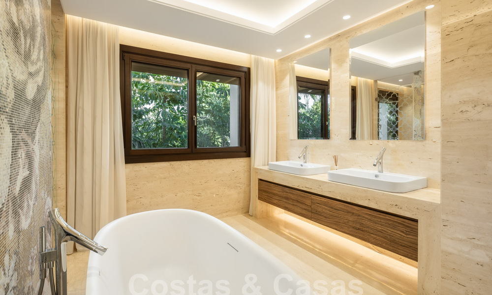 Villa contemporaine de luxe à vendre, emplacement unique en première ligne de golf á Nueva Andalucia, Marbella 61123