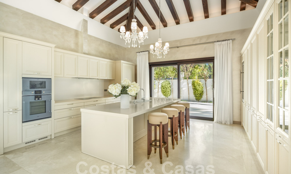 Villa contemporaine de luxe à vendre, emplacement unique en première ligne de golf á Nueva Andalucia, Marbella 61132
