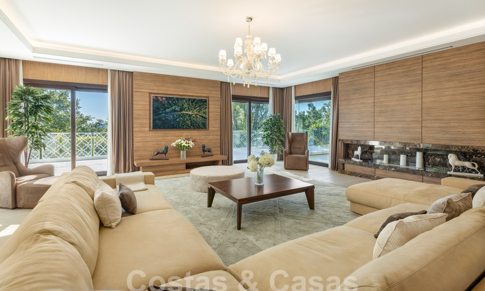 Villa contemporaine de luxe à vendre, emplacement unique en première ligne de golf á Nueva Andalucia, Marbella 61134
