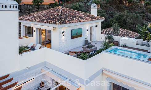 Penthouse rénové de qualité à vendre avec terrasse accueillante et vue sur la mer à Nueva Andalucia, Marbella 61168