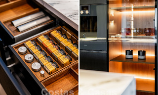 Penthouse rénové de qualité à vendre avec terrasse accueillante et vue sur la mer à Nueva Andalucia, Marbella 61175 