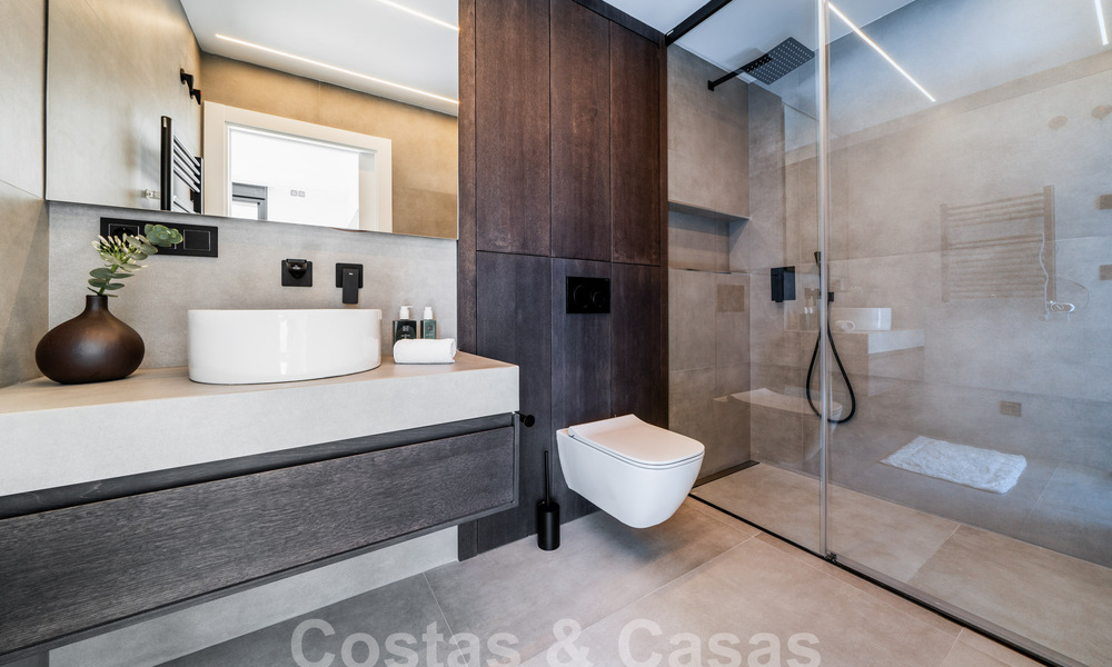 Appartement moderne rénové à vendre dans un complexe fermé à Nueva Andalucia, Marbella 61185