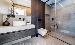 Appartement moderne rénové à vendre dans un complexe fermé à Nueva Andalucia, Marbella 61185 