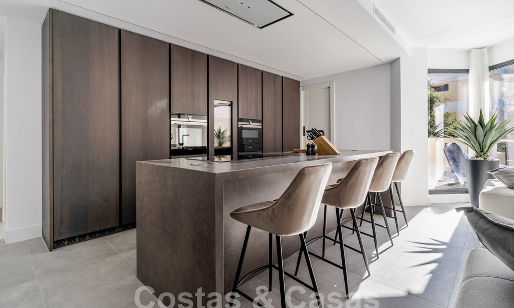 Appartement moderne rénové à vendre dans un complexe fermé à Nueva Andalucia, Marbella 61186