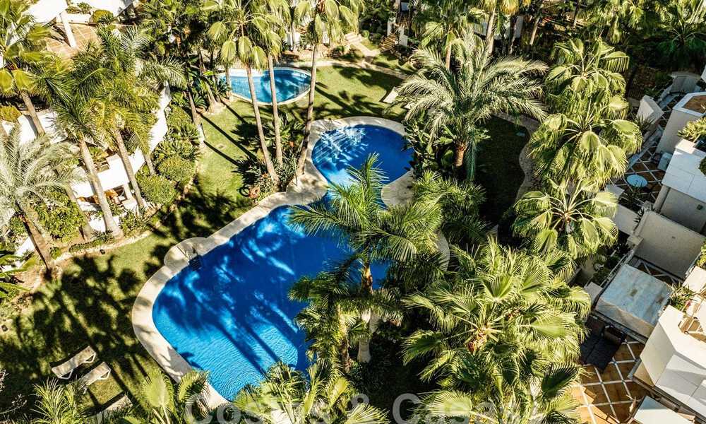 Appartement moderne rénové à vendre dans un complexe fermé à Nueva Andalucia, Marbella 61198