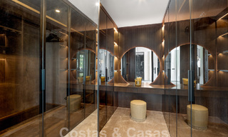 Villa de luxe sophistiquée, prête à être emménagée, à vendre dans la vallée du golf de Nueva Andalucia, Marbella 61321 