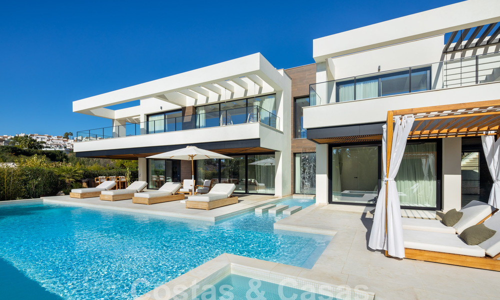 Villa de luxe sophistiquée, prête à être emménagée, à vendre dans la vallée du golf de Nueva Andalucia, Marbella 61332