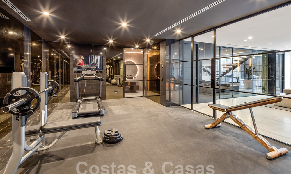 Villa de luxe sophistiquée, prête à être emménagée, à vendre dans la vallée du golf de Nueva Andalucia, Marbella 61335