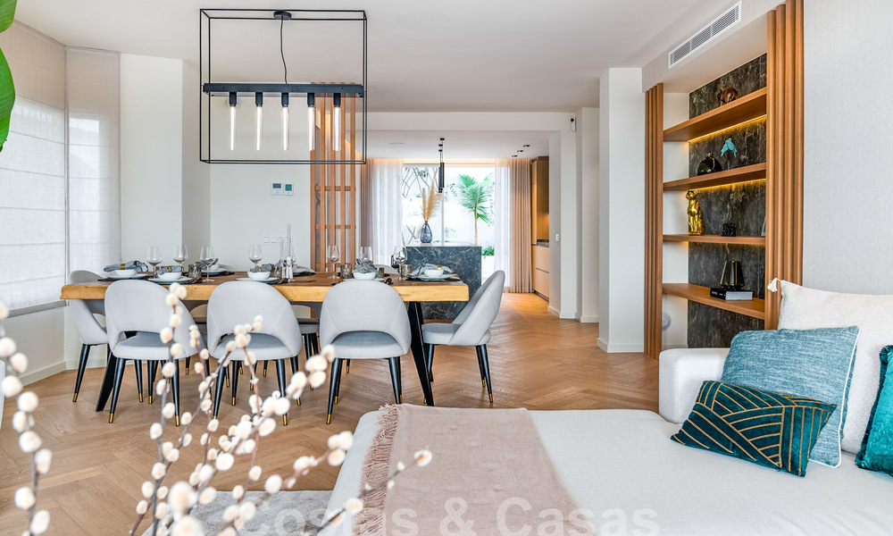 Maison de ville luxueusement rénovée à vendre dans un quartier résidentiel privilégié du Golden Mile de Marbella 61585