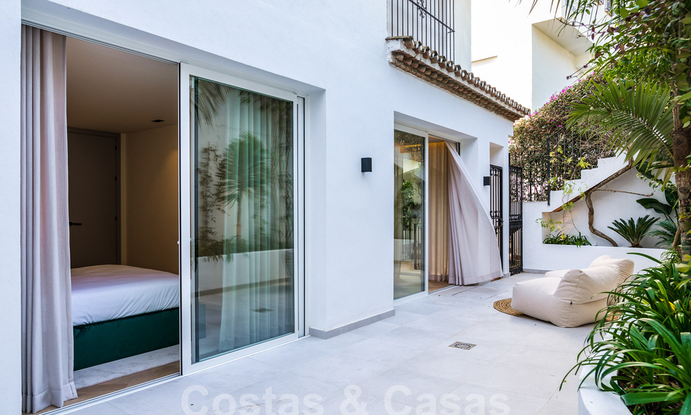 Maison de ville luxueusement rénovée à vendre dans un quartier résidentiel privilégié du Golden Mile de Marbella 61589