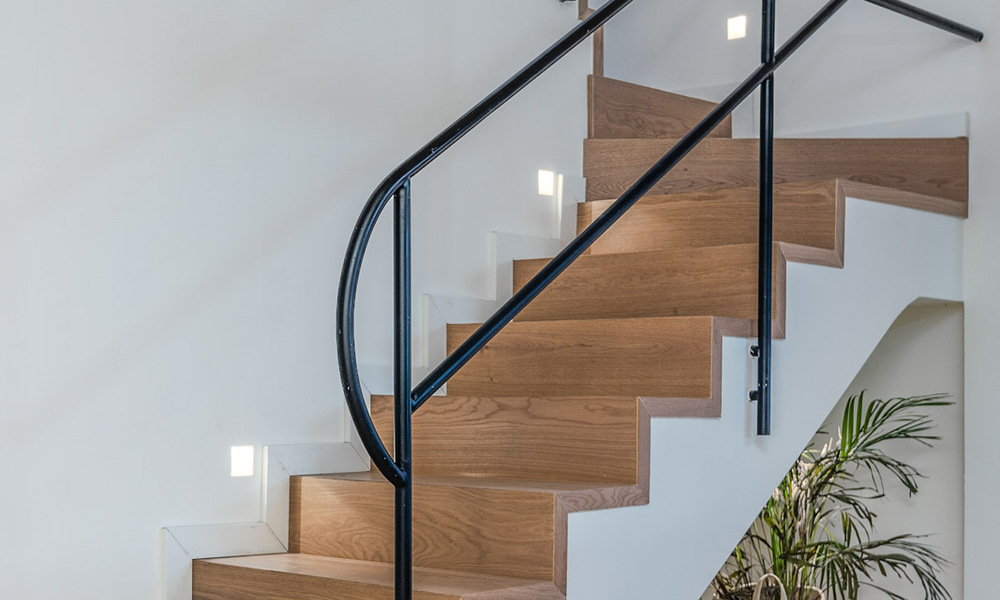 Maison de ville luxueusement rénovée à vendre dans un quartier résidentiel privilégié du Golden Mile de Marbella 61608