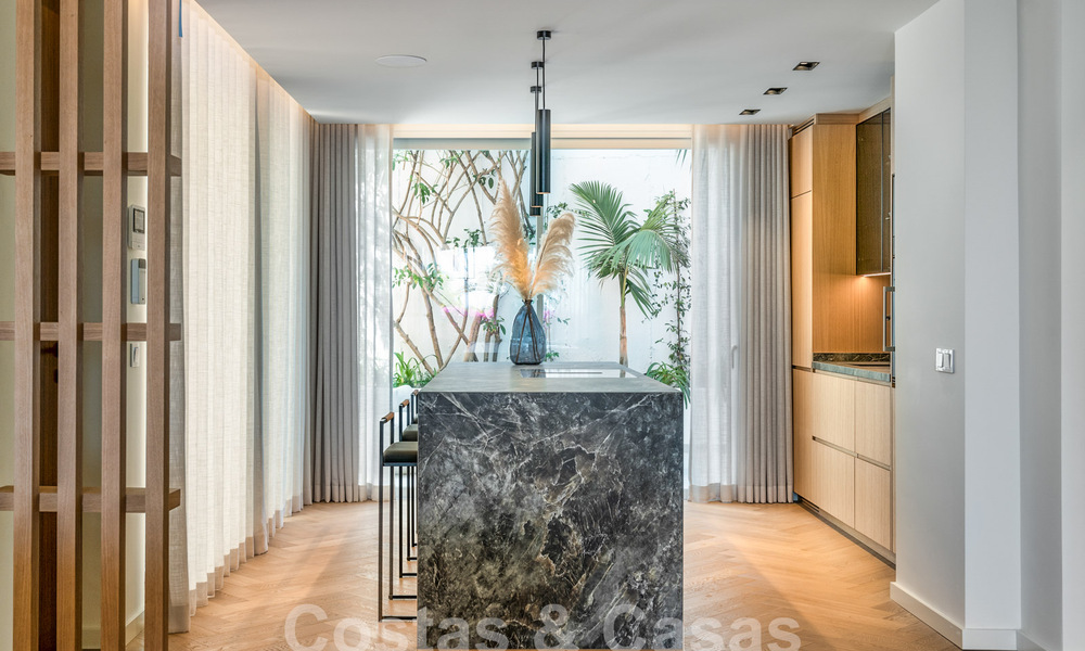 Maison de ville luxueusement rénovée à vendre dans un quartier résidentiel privilégié du Golden Mile de Marbella 61633