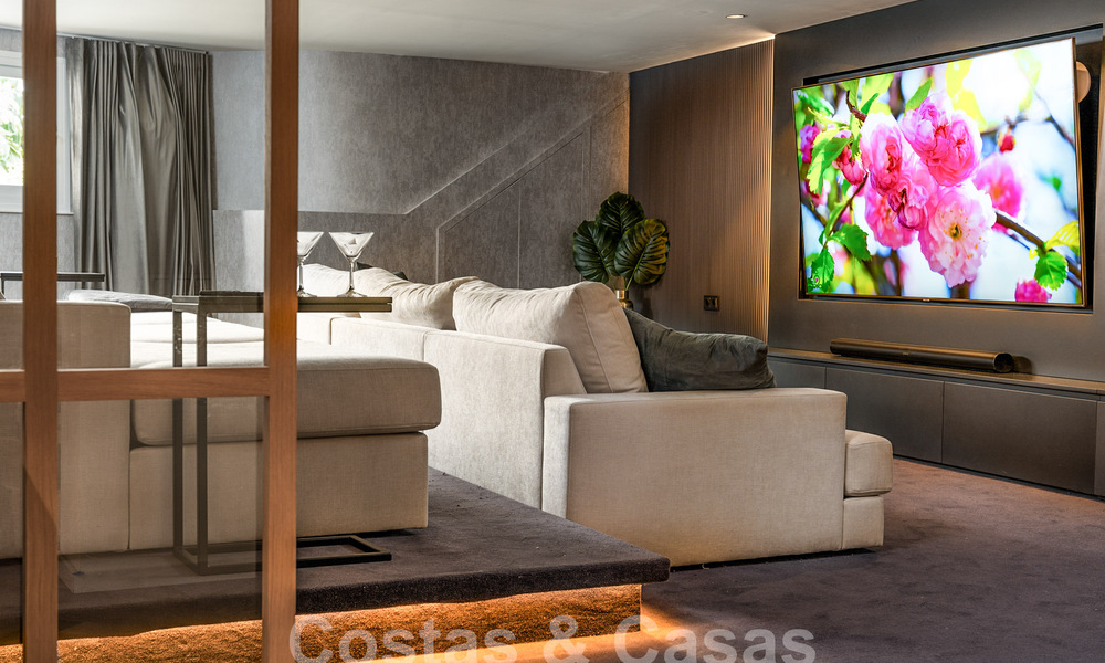 Maison de ville luxueusement rénovée à vendre dans un quartier résidentiel privilégié du Golden Mile de Marbella 61646