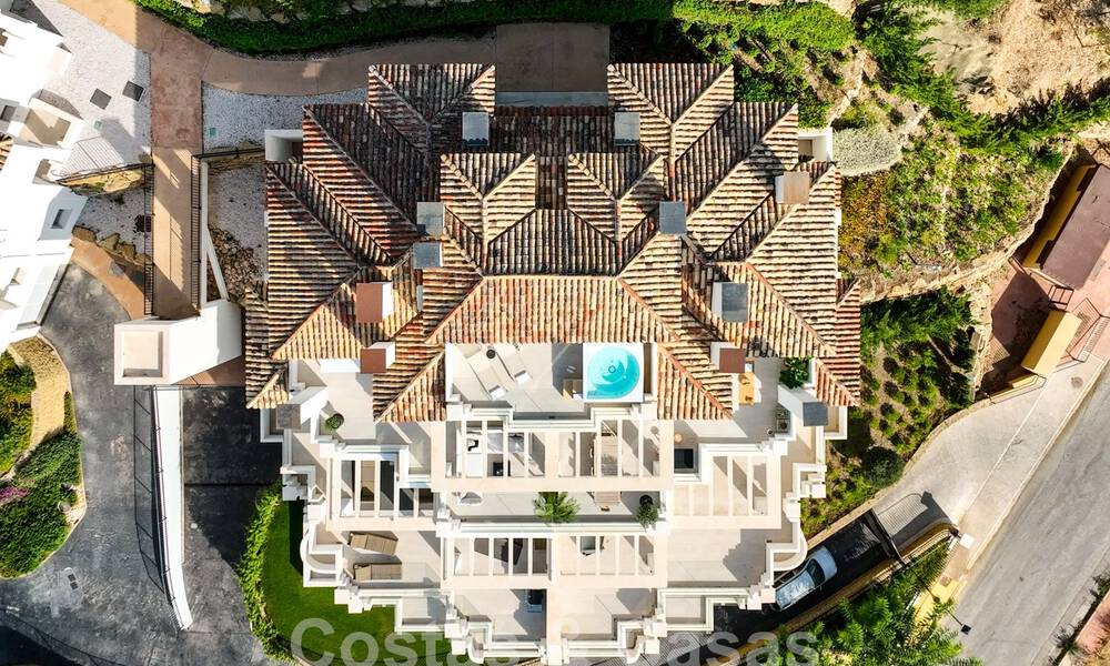 Penthouse de luxe sophistiqué et spacieux à vendre avec vue sur la mer dans un complexe de luxe à Nueva Andalucia, Marbella 61214