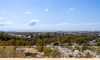 Penthouse de luxe sophistiqué et spacieux à vendre avec vue sur la mer dans un complexe de luxe à Nueva Andalucia, Marbella 61241 