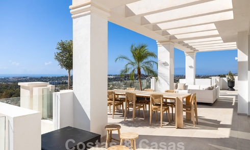 Penthouse de luxe sophistiqué et spacieux à vendre avec vue sur la mer dans un complexe de luxe à Nueva Andalucia, Marbella 61251