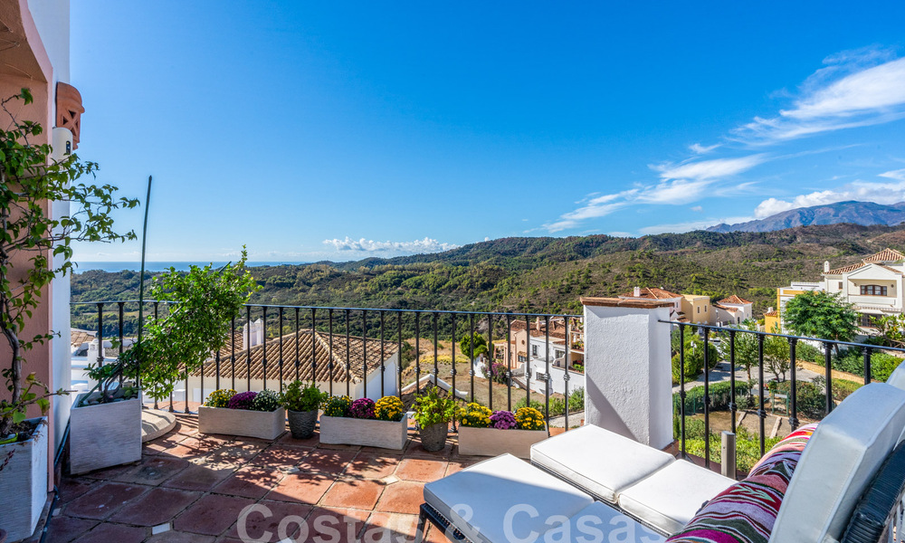 Charmante maison jumelée andalou avec vue sur la mer à vendre sur les collines de Marbella - Benahavis 61900