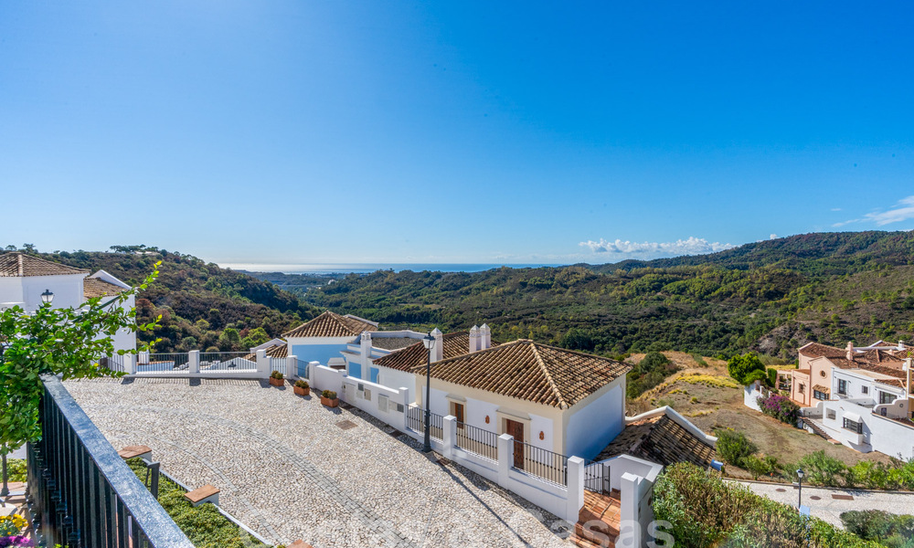 Charmante maison jumelée andalou avec vue sur la mer à vendre sur les collines de Marbella - Benahavis 61901