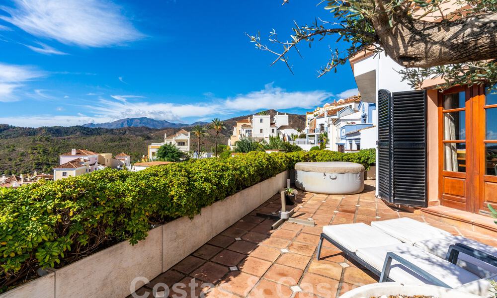 Charmante maison jumelée andalou avec vue sur la mer à vendre sur les collines de Marbella - Benahavis 61921