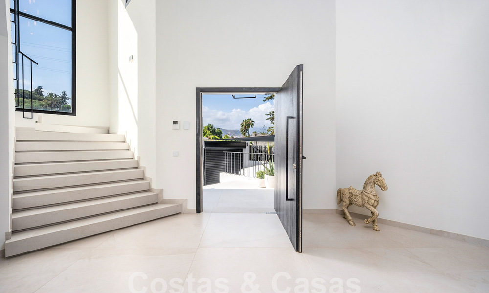 Villa de luxe au design moderne et méditerranéen à vendre dans une zone de golf populaire à Nueva Andalucia, Marbella 61653