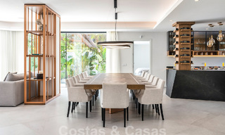 Villa de luxe au design moderne et méditerranéen à vendre dans une zone de golf populaire à Nueva Andalucia, Marbella 61657 