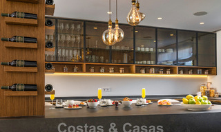 Villa de luxe au design moderne et méditerranéen à vendre dans une zone de golf populaire à Nueva Andalucia, Marbella 61663 