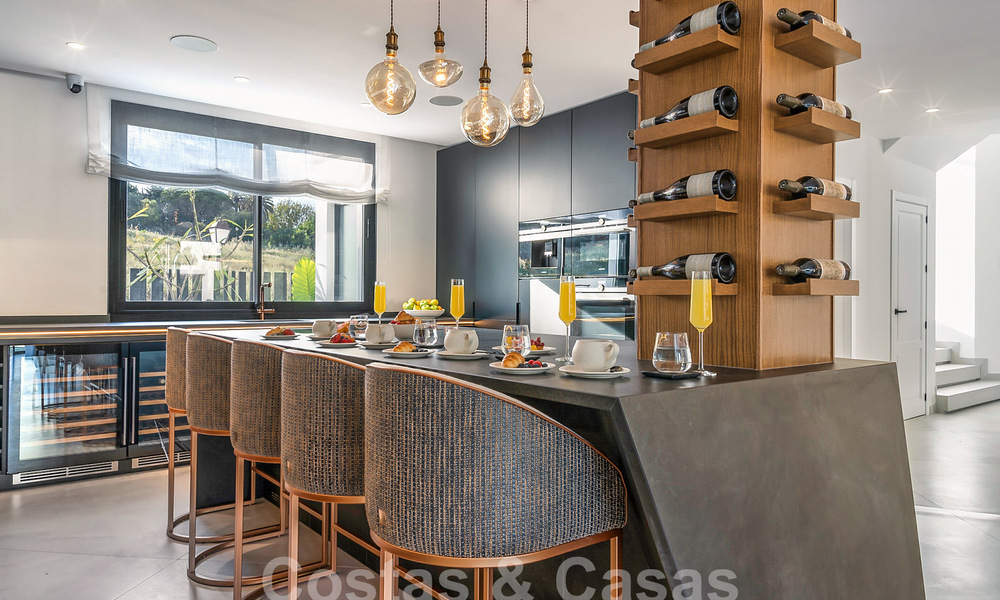 Villa de luxe au design moderne et méditerranéen à vendre dans une zone de golf populaire à Nueva Andalucia, Marbella 61664