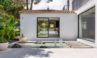 Villa de luxe au design moderne et méditerranéen à vendre dans une zone de golf populaire à Nueva Andalucia, Marbella 61675 