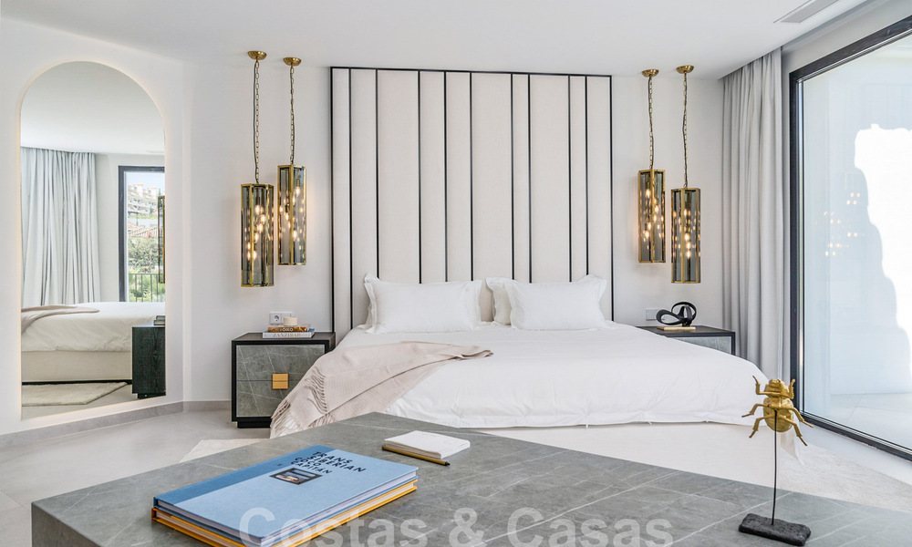 Villa de luxe au design moderne et méditerranéen à vendre dans une zone de golf populaire à Nueva Andalucia, Marbella 61680