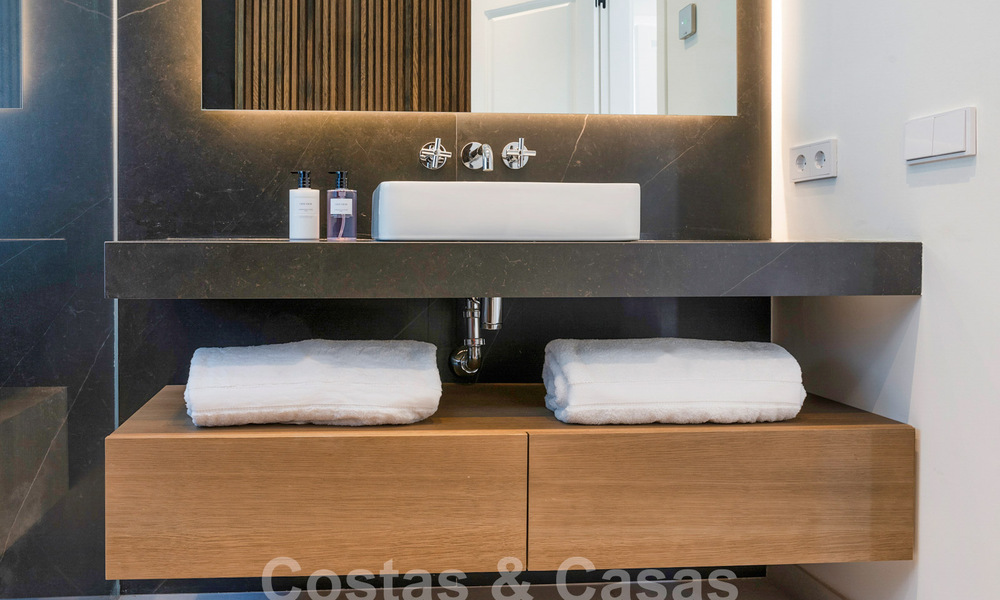 Villa de luxe au design moderne et méditerranéen à vendre dans une zone de golf populaire à Nueva Andalucia, Marbella 61683