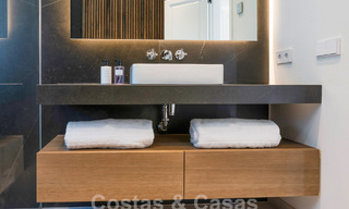 Villa de luxe au design moderne et méditerranéen à vendre dans une zone de golf populaire à Nueva Andalucia, Marbella 61683 