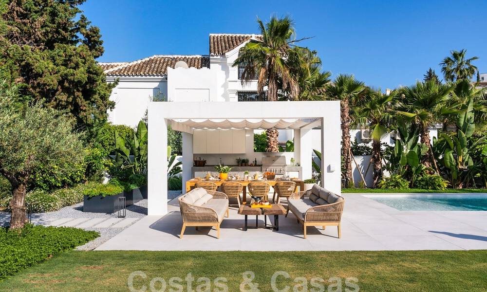 Villa de luxe au design moderne et méditerranéen à vendre dans une zone de golf populaire à Nueva Andalucia, Marbella 61696