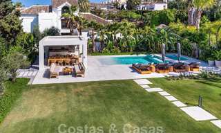 Villa de luxe au design moderne et méditerranéen à vendre dans une zone de golf populaire à Nueva Andalucia, Marbella 61699 