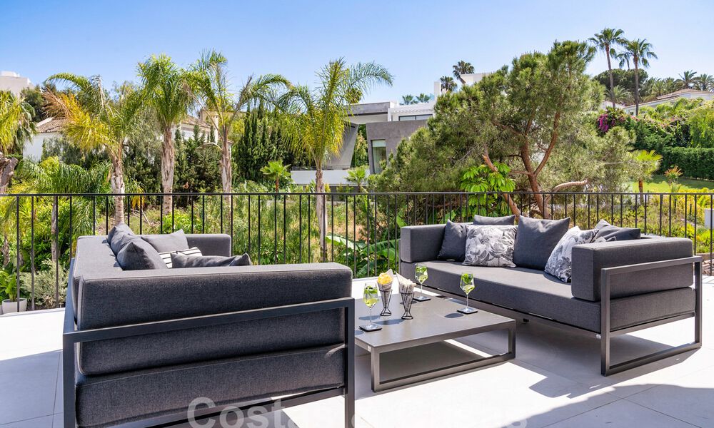 Villa de luxe au design moderne et méditerranéen à vendre dans une zone de golf populaire à Nueva Andalucia, Marbella 61701